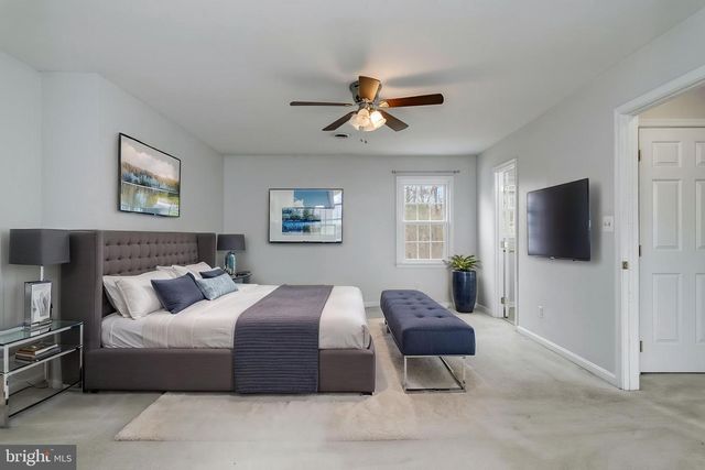 2009 WHITE LAKE DR, Fredericksburg, VA 22407