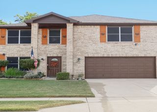 8452 Hawkview Drive, Fort Worth, TX 76179