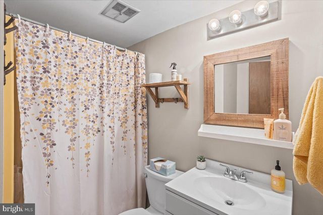 1615 GREENWOOD DR, Lebanon, PA 17046