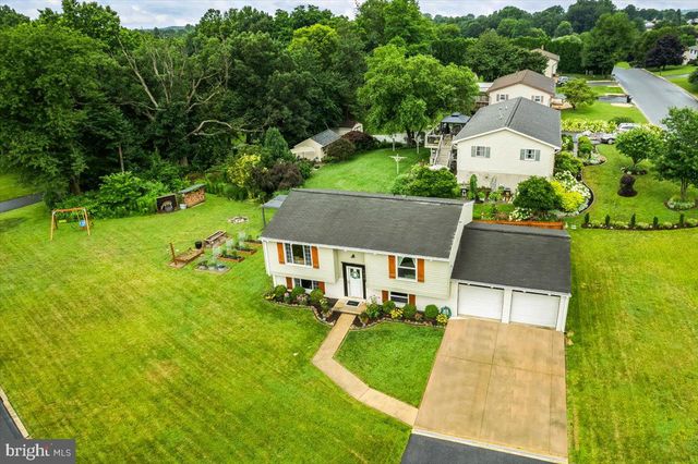 1615 GREENWOOD DR, Lebanon, PA 17046