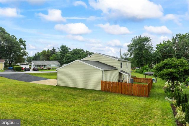 1615 GREENWOOD DR, Lebanon, PA 17046