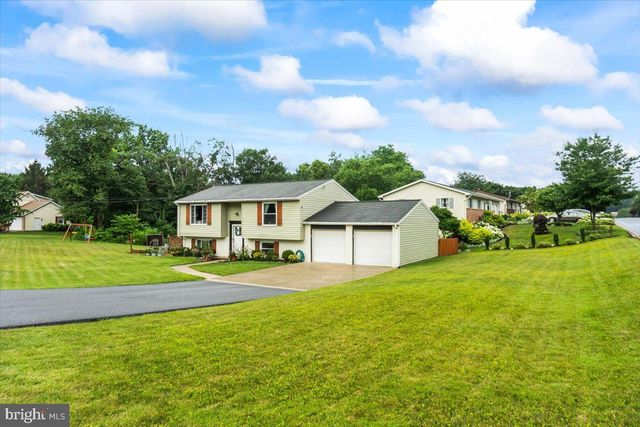 1615 GREENWOOD DR, Lebanon, PA 17046