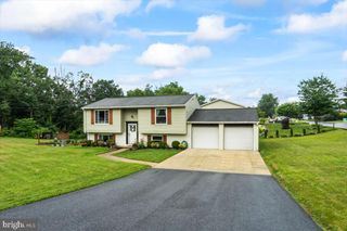 1615 GREENWOOD DR, Lebanon, PA 17046