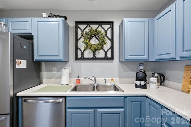 12350 Hennigan Place Lane, Charlotte, NC 28214