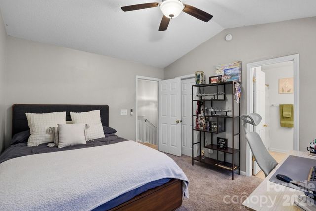 12350 Hennigan Place Lane, Charlotte, NC 28214