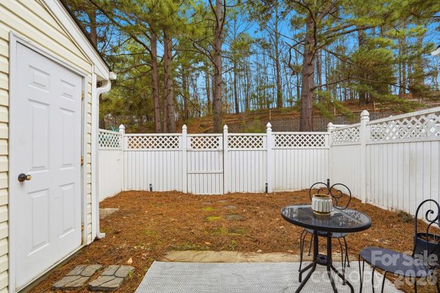 12350 Hennigan Place Lane, Charlotte, NC 28214