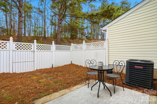 12350 Hennigan Place Lane, Charlotte, NC 28214