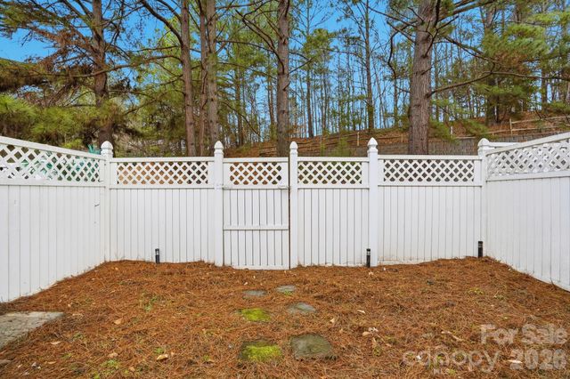 12350 Hennigan Place Lane, Charlotte, NC 28214