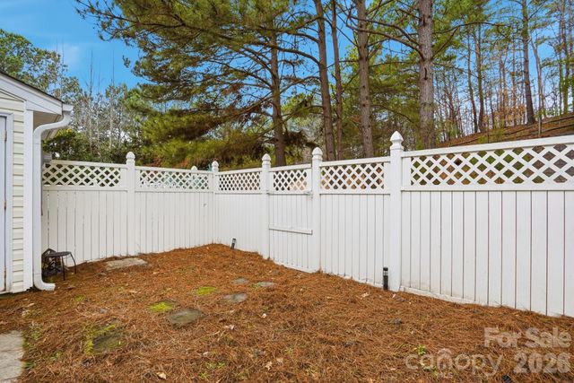 12350 Hennigan Place Lane, Charlotte, NC 28214