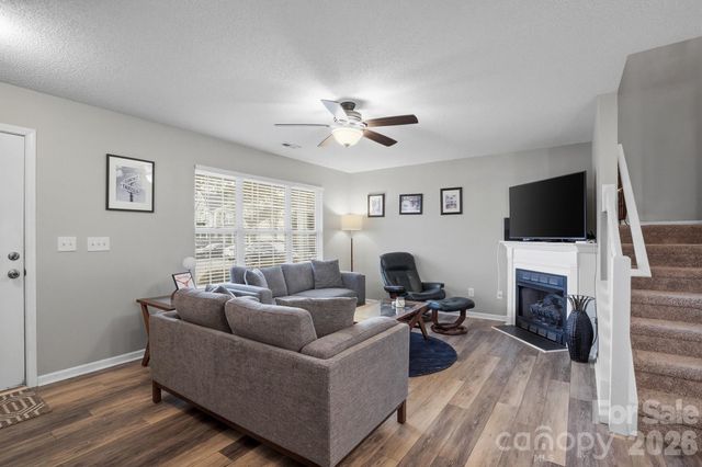 12350 Hennigan Place Lane, Charlotte, NC 28214