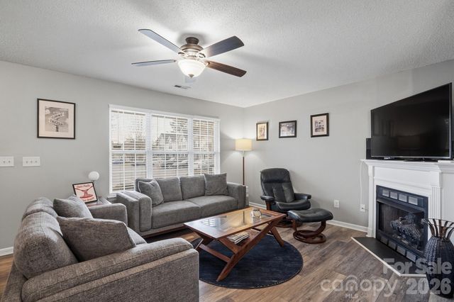 12350 Hennigan Place Lane, Charlotte, NC 28214