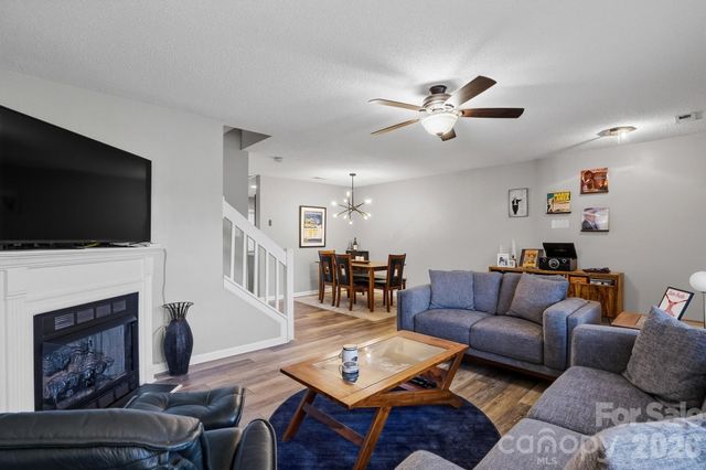 12350 Hennigan Place Lane, Charlotte, NC 28214