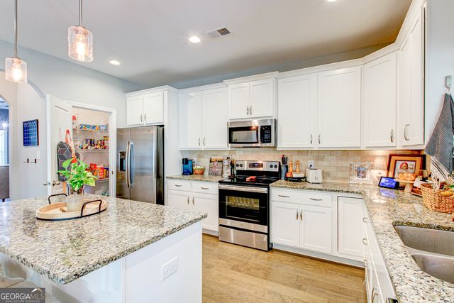 23 South York Drive, Newnan, GA 30265