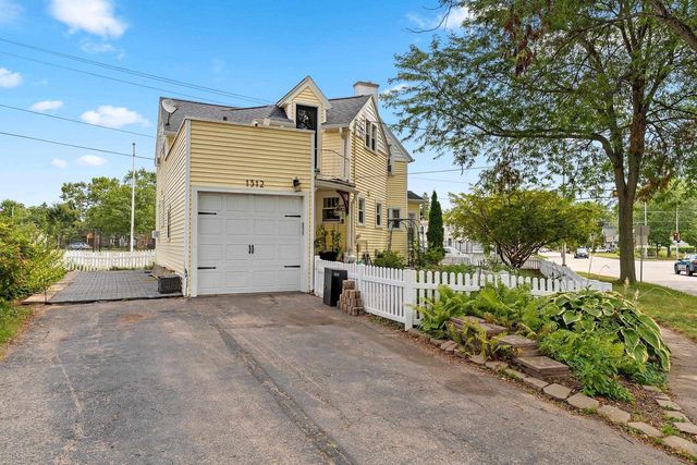 1312 W PACKARD STREET, Appleton, WI 54914