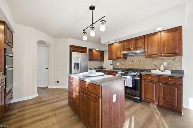 2505 Ferncliff CT, Virginia Beach, VA 23456