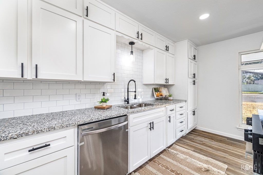 Image 15 of property listing at 3625 Sunset Dr, San Angelo, TX 76904