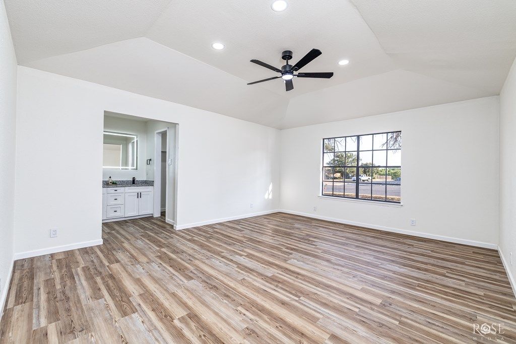 Image 16 of property listing at 3625 Sunset Dr, San Angelo, TX 76904