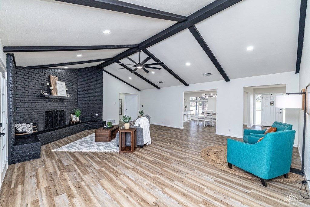 Image 9 of property listing at 3625 Sunset Dr, San Angelo, TX 76904