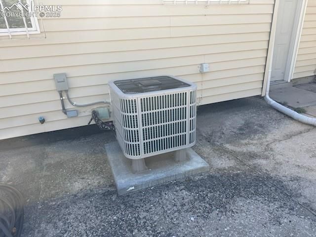 2410 Cather Court, Colorado Springs, CO 80916