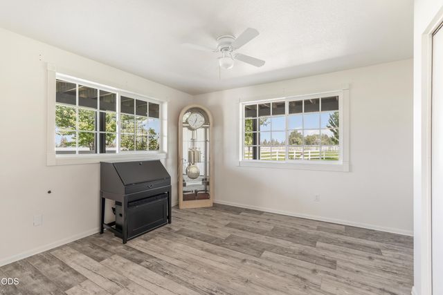 7070 NE Juniper Ridge Road, Redmond, OR 97756