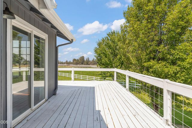 7070 NE Juniper Ridge Road, Redmond, OR 97756