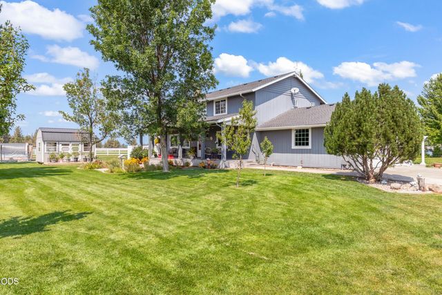 7070 NE Juniper Ridge Road, Redmond, OR 97756