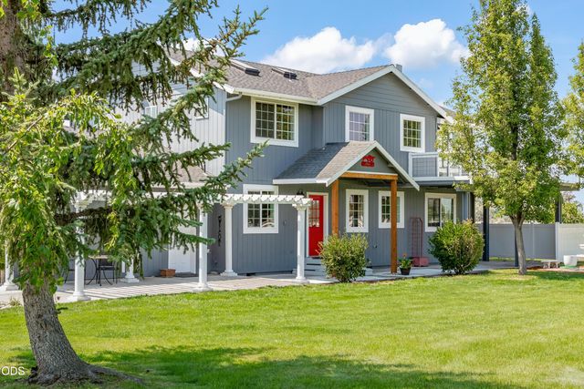 7070 NE Juniper Ridge Road, Redmond, OR 97756