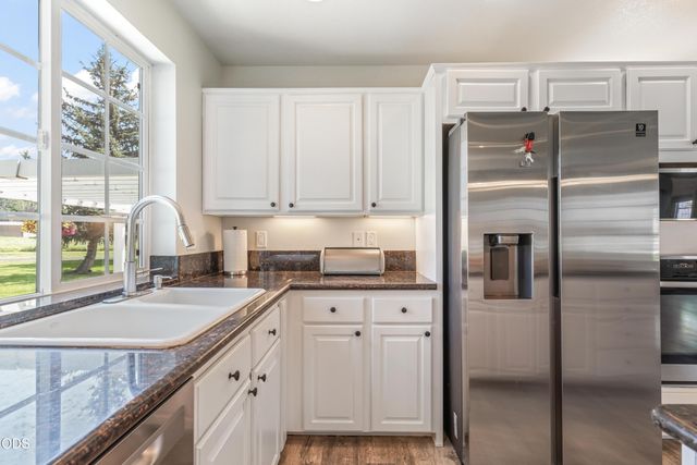 7070 NE Juniper Ridge Road, Redmond, OR 97756