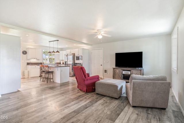7070 NE Juniper Ridge Road, Redmond, OR 97756