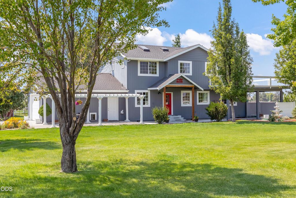 7070 NE Juniper Ridge Road, Redmond, OR 97756