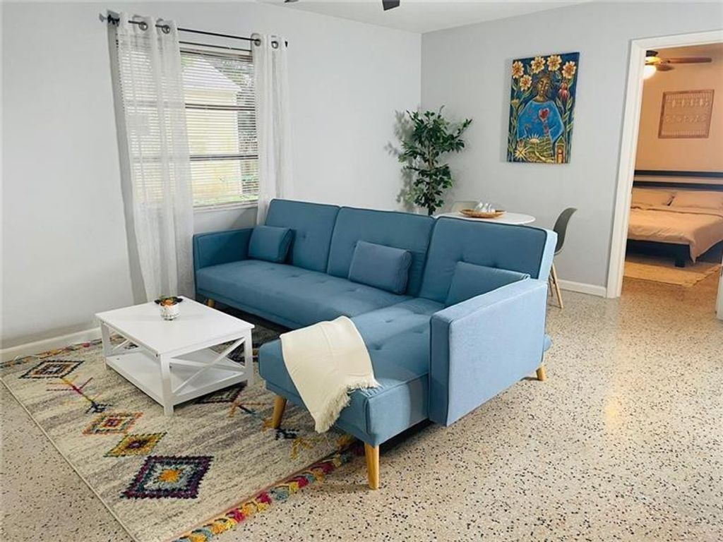316 SW 15th Street 4, Fort Lauderdale, FL 33315