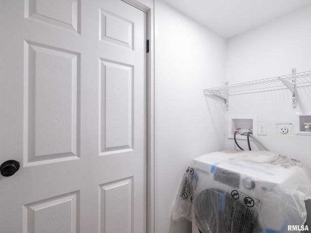 206 S BELLEVUE Avenue, Peoria, IL 61607