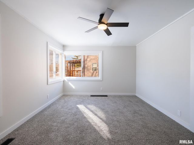 206 S BELLEVUE Avenue, Peoria, IL 61607