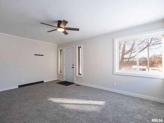 206 S BELLEVUE Avenue, Peoria, IL 61607