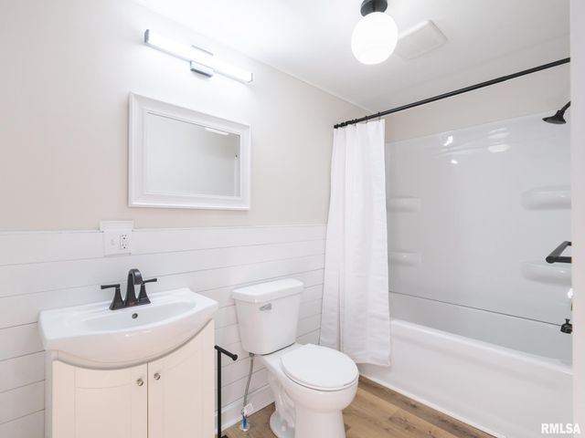 206 S BELLEVUE Avenue, Peoria, IL 61607