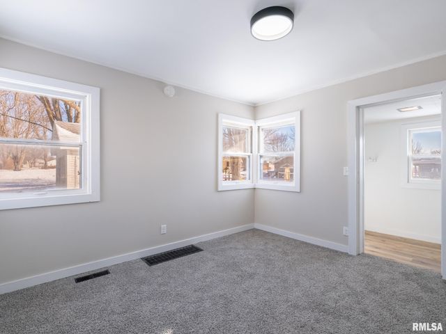 206 S BELLEVUE Avenue, Peoria, IL 61607