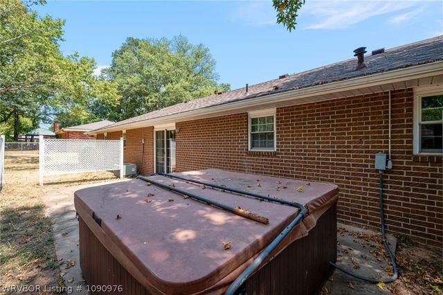 605 7th Street, Barling, AR 72923