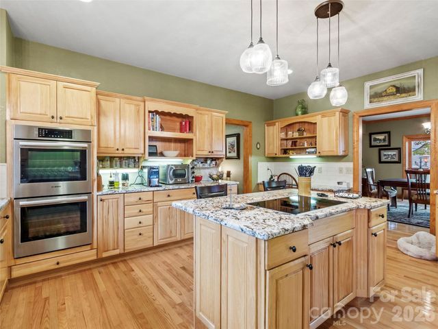 151 Austin Mountain Drive, Burnsville, NC 28714