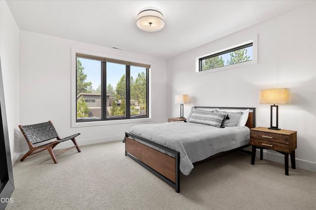 62768 NW Sand Lily Way, Bend, OR 97703