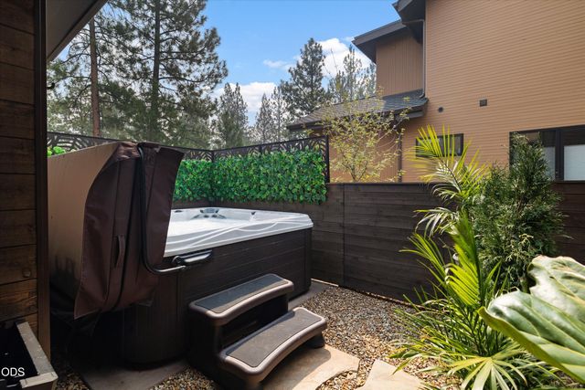 62768 NW Sand Lily Way, Bend, OR 97703
