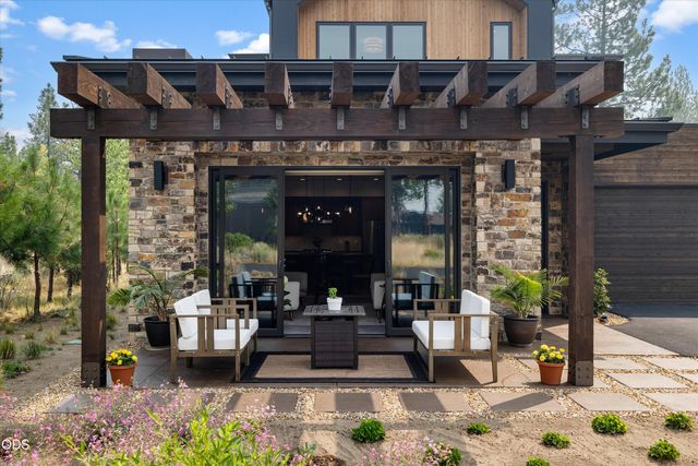 62768 NW Sand Lily Way, Bend, OR 97703