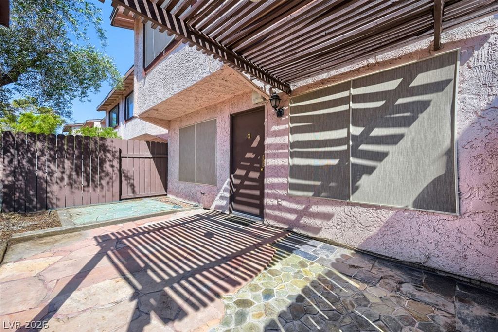 4362 Caliente Street 11, Las Vegas, NV 89119 — photo 2