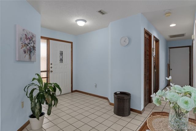 1 Medinah Drive W, Homosassa, FL 34446