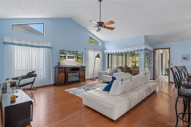 1 Medinah Drive W, Homosassa, FL 34446