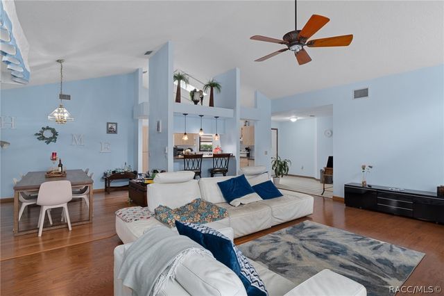 1 Medinah Drive W, Homosassa, FL 34446