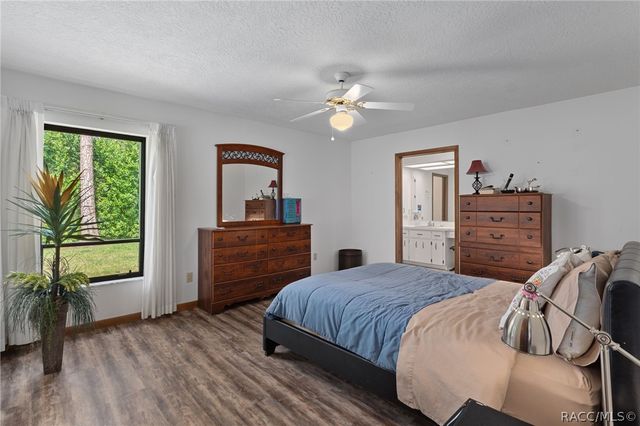1 Medinah Drive W, Homosassa, FL 34446