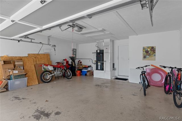 1 Medinah Drive W, Homosassa, FL 34446