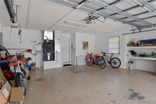 1 Medinah Drive W, Homosassa, FL 34446