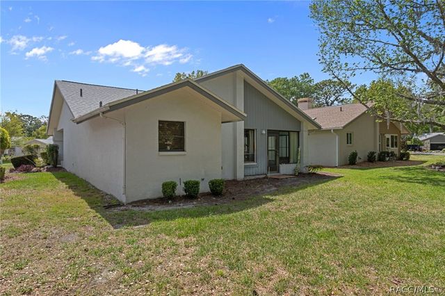 1 Medinah Drive W, Homosassa, FL 34446
