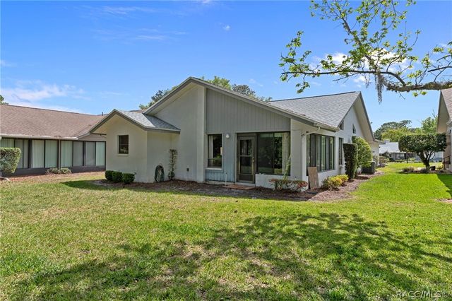 1 Medinah Drive W, Homosassa, FL 34446